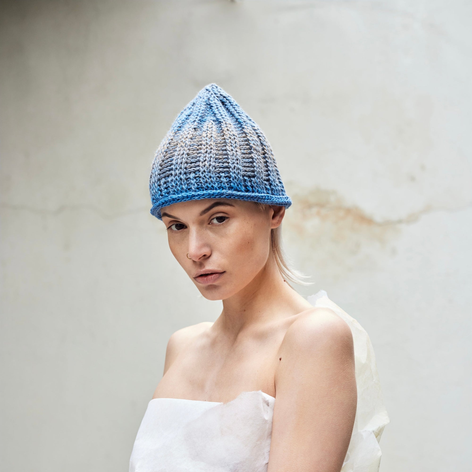 Haube aus Schurwolle in Blau/Beige