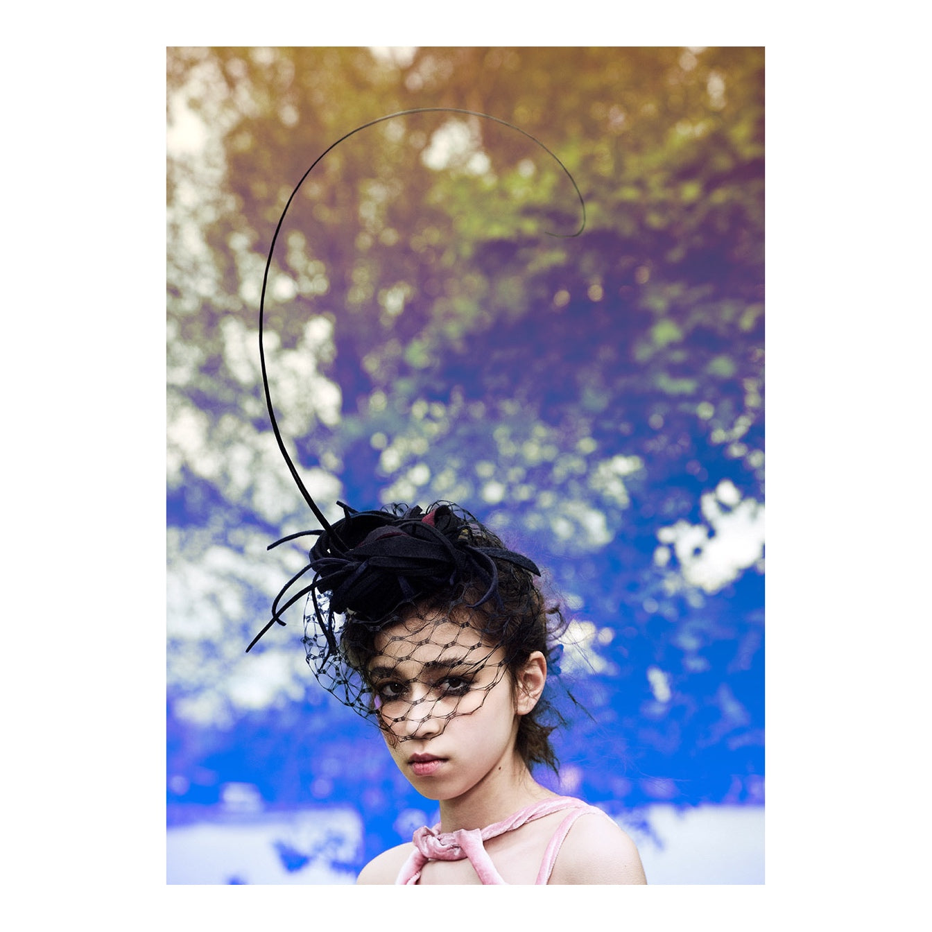 Fascinator aus Haarfilzstreifen mit Schleier in Schwarz – Ansicht 4