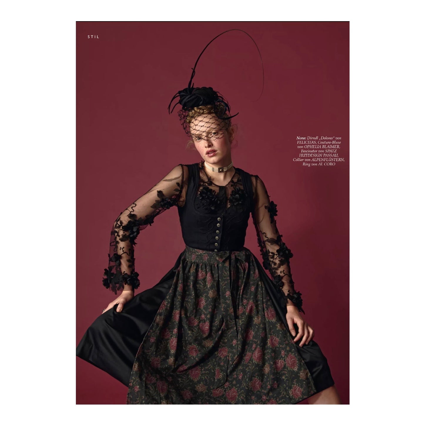 Fascinator aus Haarfilzstreifen mit Schleier in Schwarz – Ansicht 2