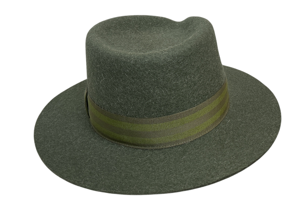 Fedora aus Haarfilz/Stichelhaar in Dunkeloliv mit breiter Krone