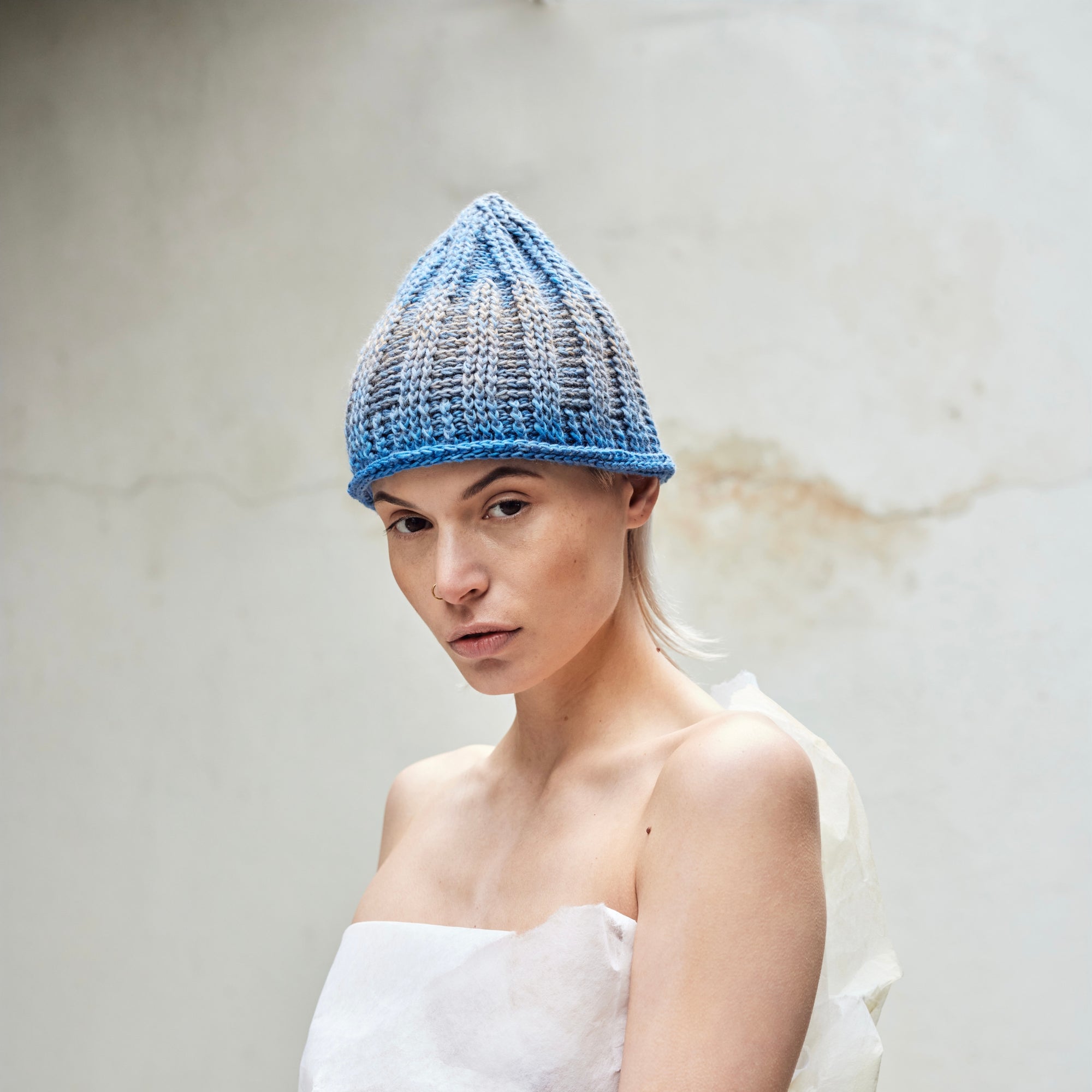 Haube aus Schurwolle in Blau/Beige