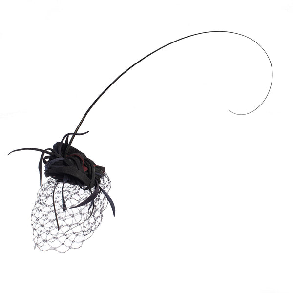 Fascinator aus Haarfilzstreifen mit Schleier in Schwarz