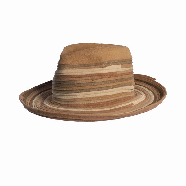 Fedora aus Haarfilzstreifen in Brauntönen