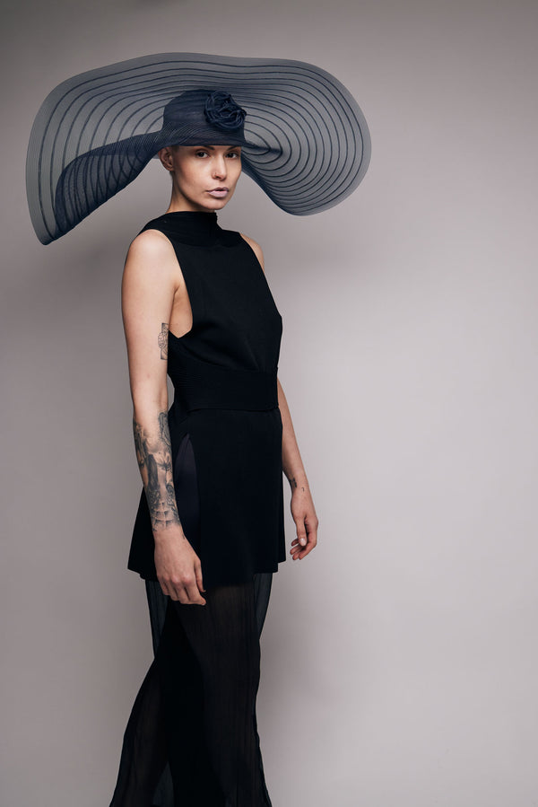 Hutcouture aus Crinolborte in Dunkelblau – Ansicht 2