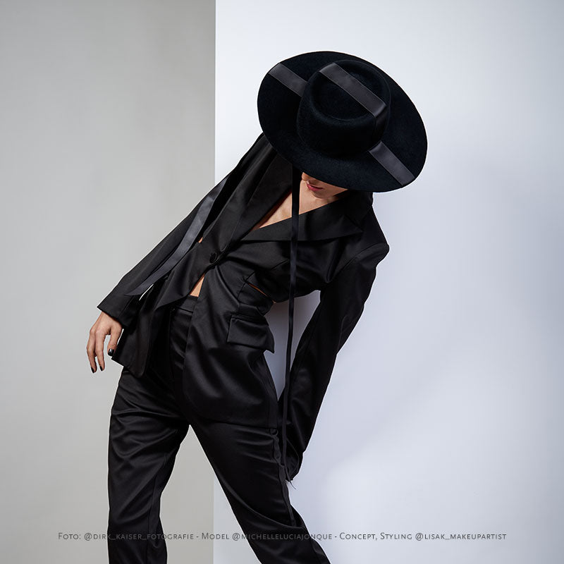 EDITORIAL SHOOTING BY DIRK KAISER